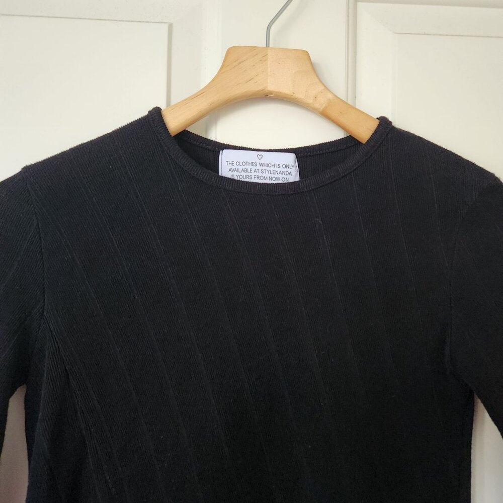 Stylenanda  Black Ribbed Long Sleeve Top Soft Comfy Cozy Korean Layer Minimalist - Picture 4 of 9